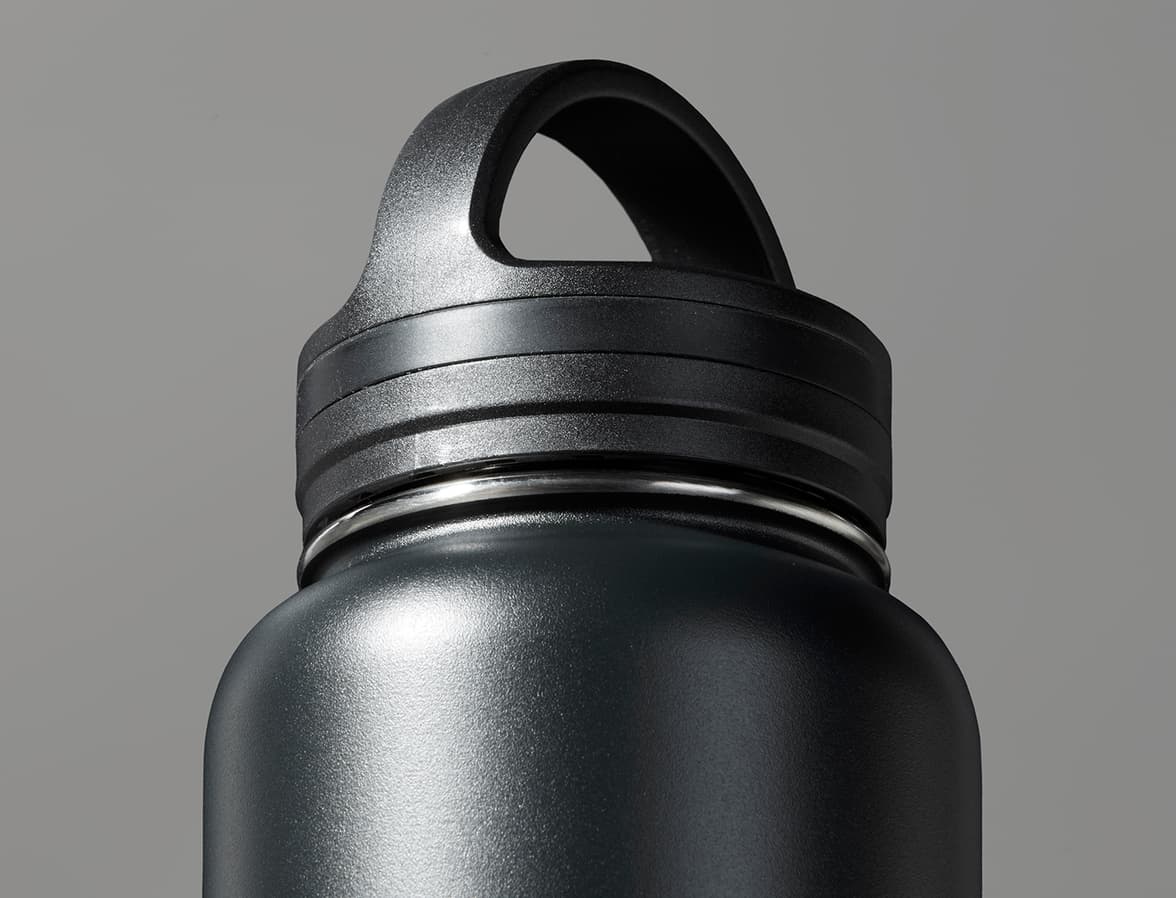 Close up of the lid of the Large Insulated Water Bottle